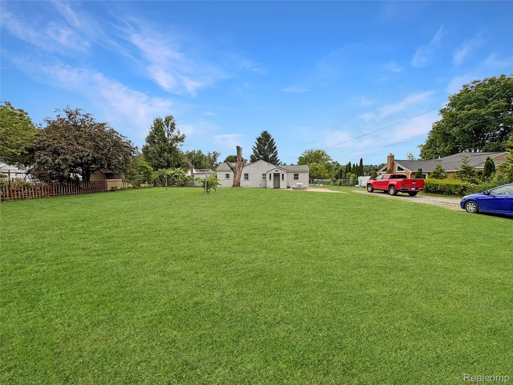 615 Senecal Street Fenton City, MI 48430