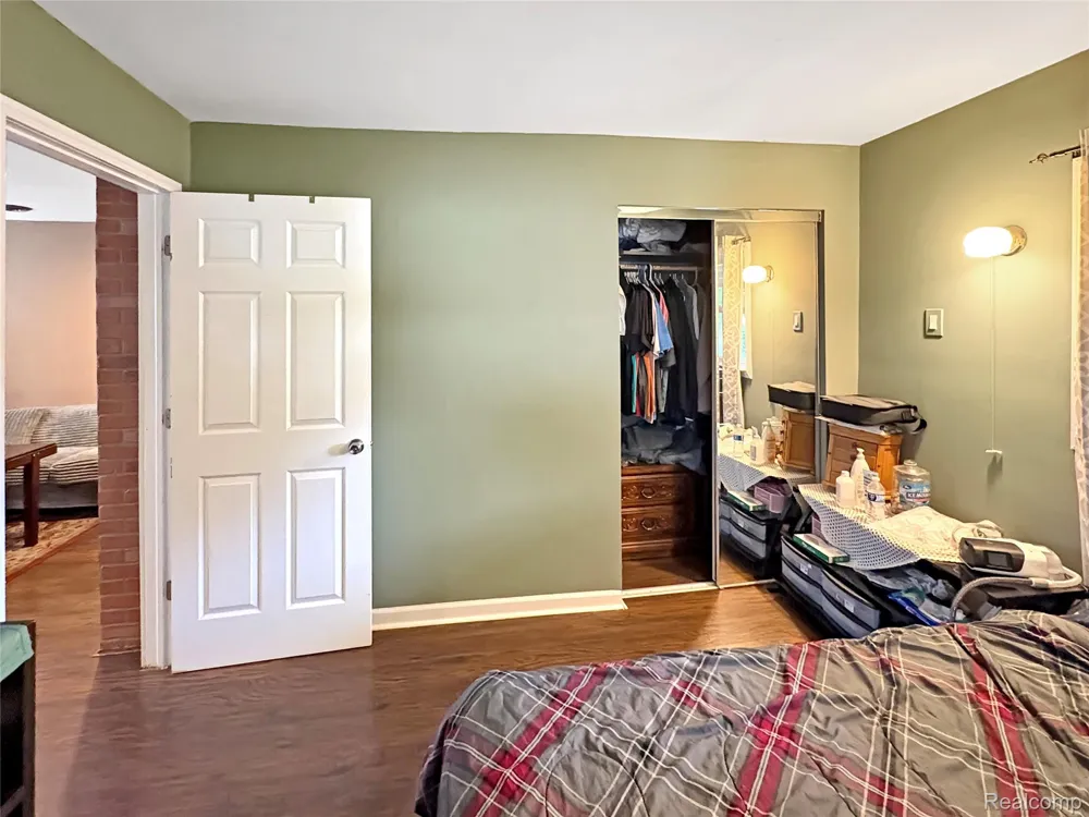 615 Senecal Street Fenton City, MI 48430