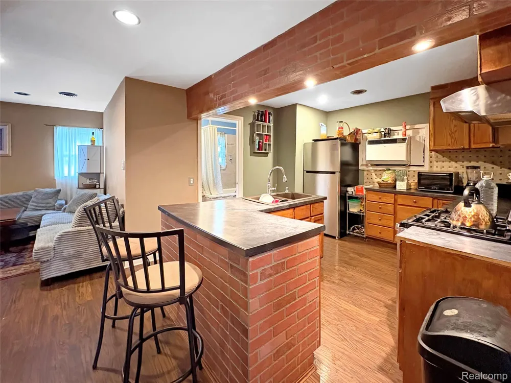615 Senecal Street Fenton City, MI 48430