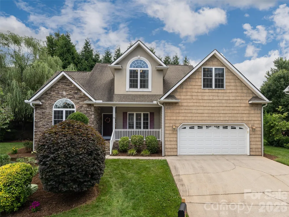 25 Driftstone Circle Arden, NC 28704