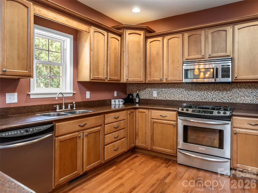 25 Driftstone Circle Arden, NC 28704