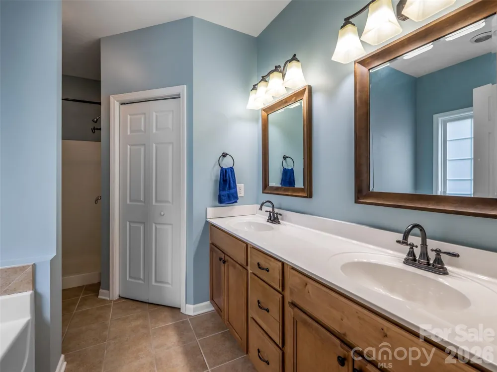 25 Driftstone Circle Arden, NC 28704