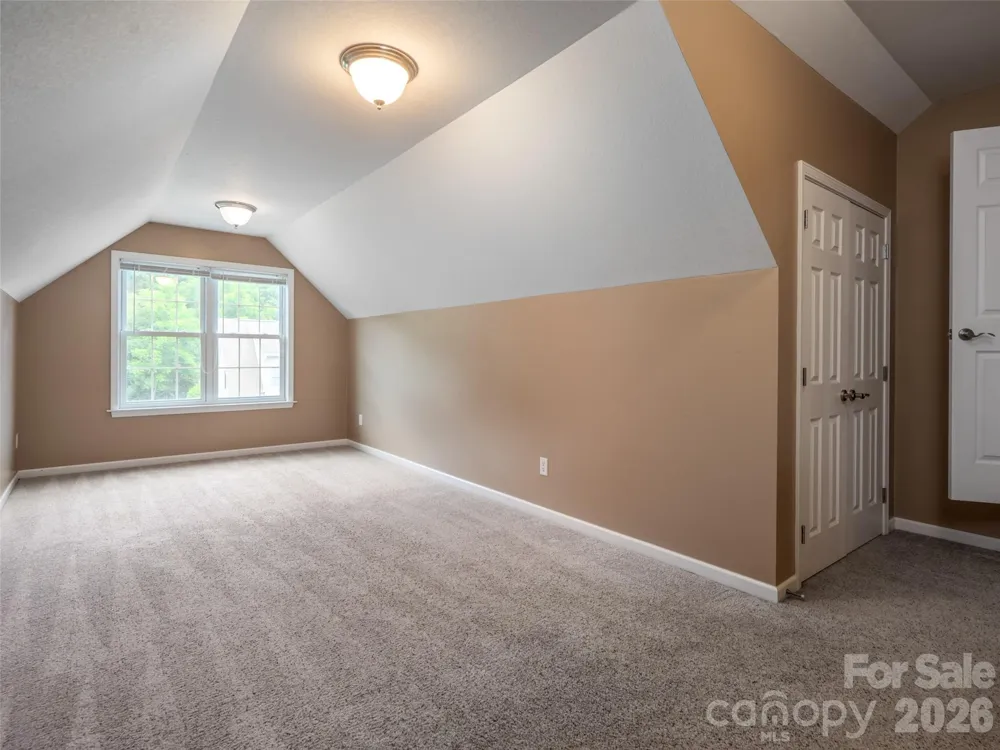 25 Driftstone Circle Arden, NC 28704