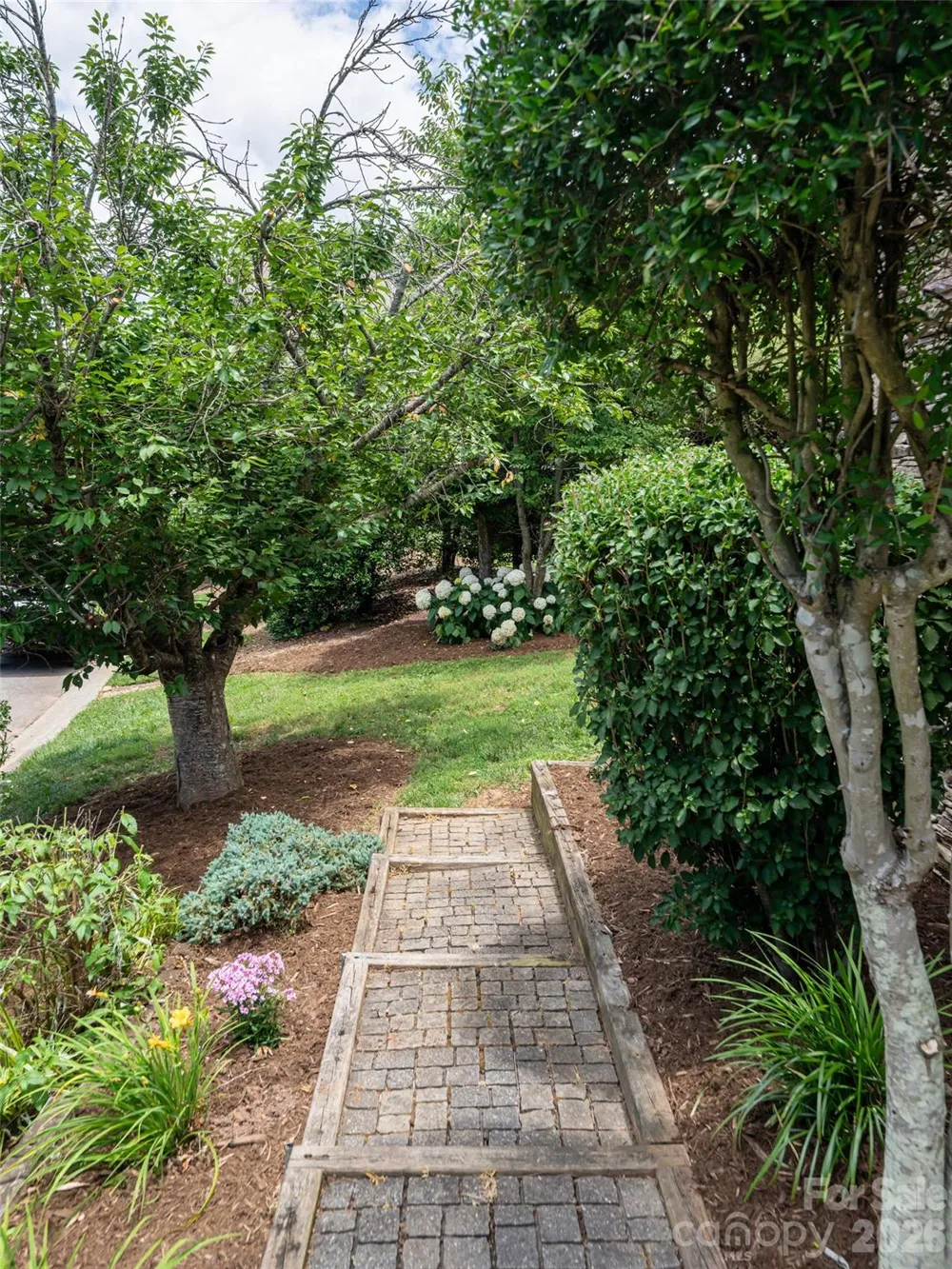 25 Driftstone Circle Arden, NC 28704