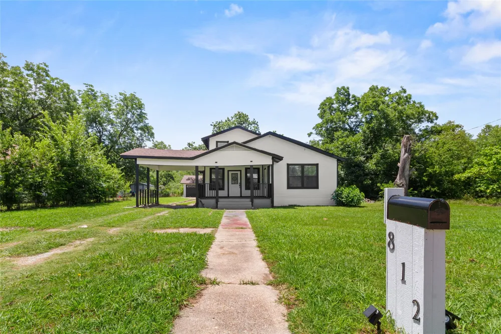 812 E Sumpter Mexia, TX 76667