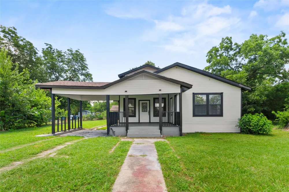 812 E Sumpter Mexia, TX 76667