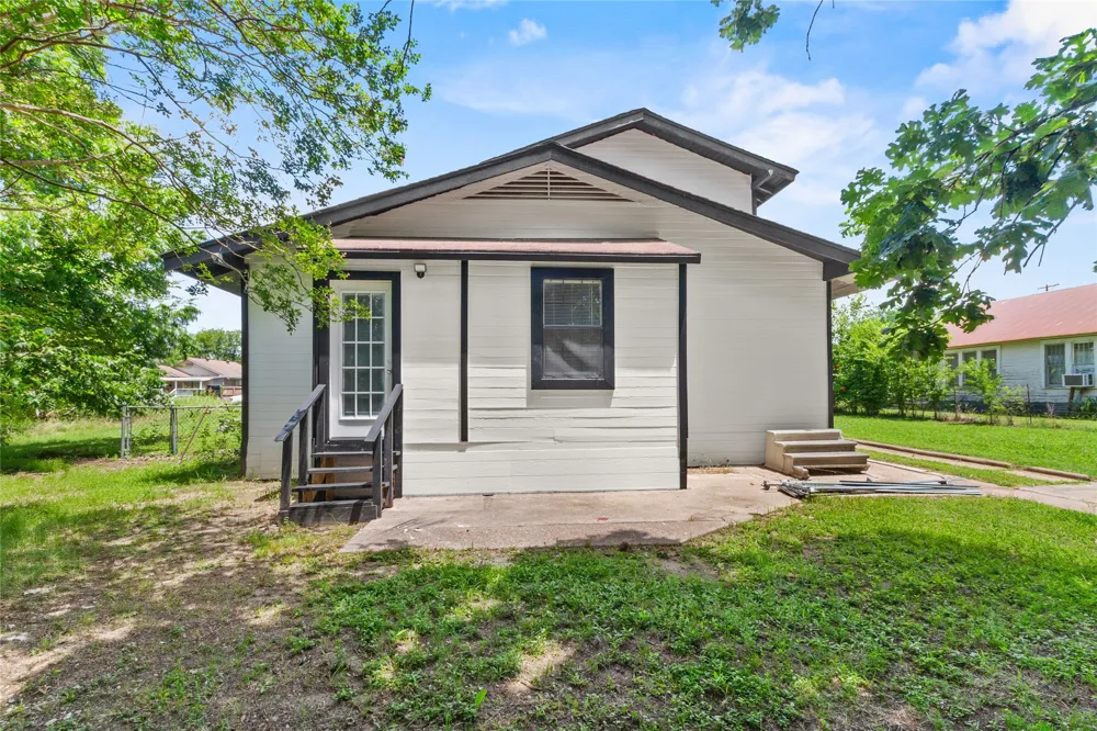 812 E Sumpter Mexia, TX 76667