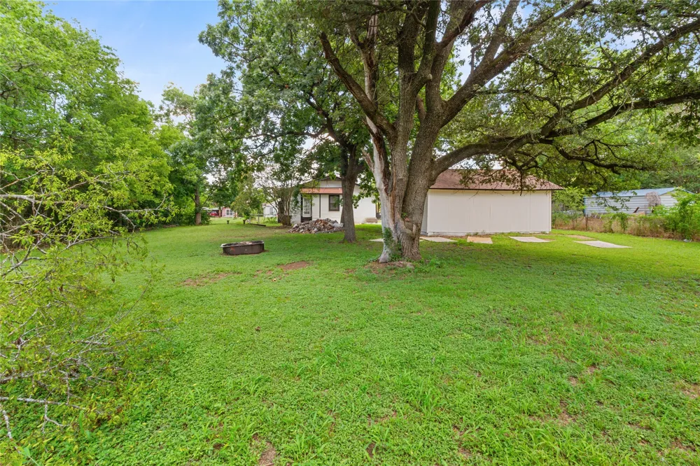812 E Sumpter Mexia, TX 76667