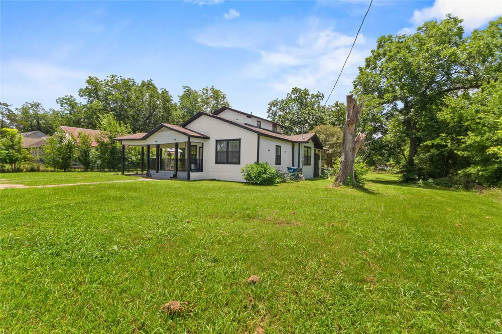 812 E Sumpter Mexia, TX 76667