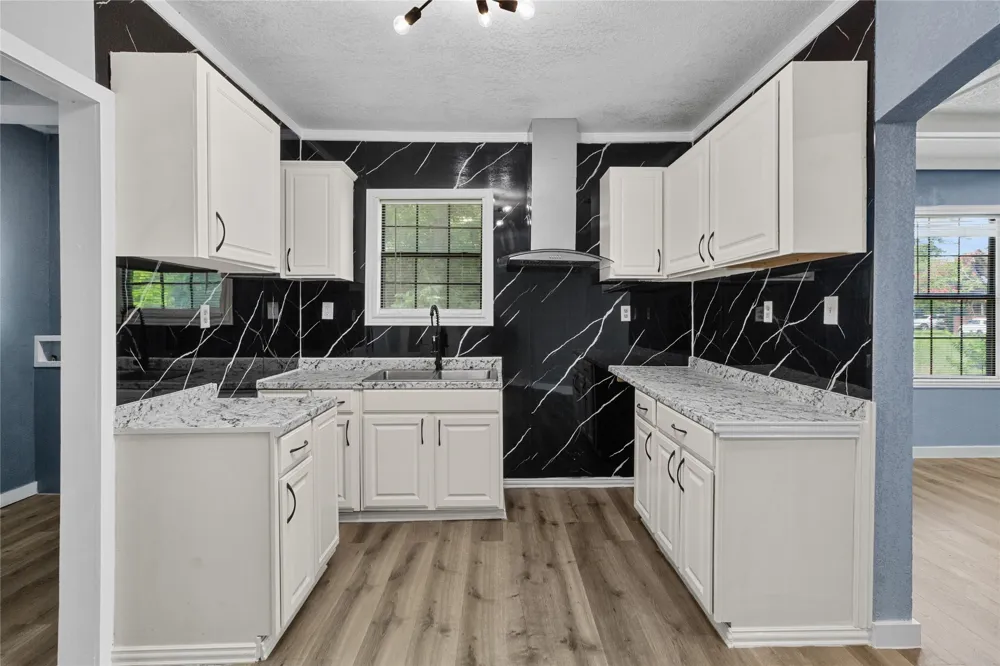 812 E Sumpter Mexia, TX 76667