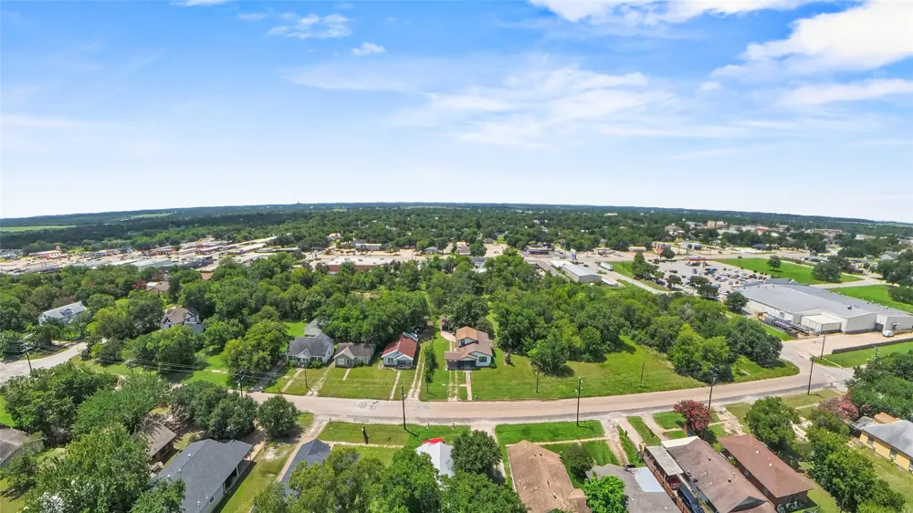 812 E Sumpter Mexia, TX 76667