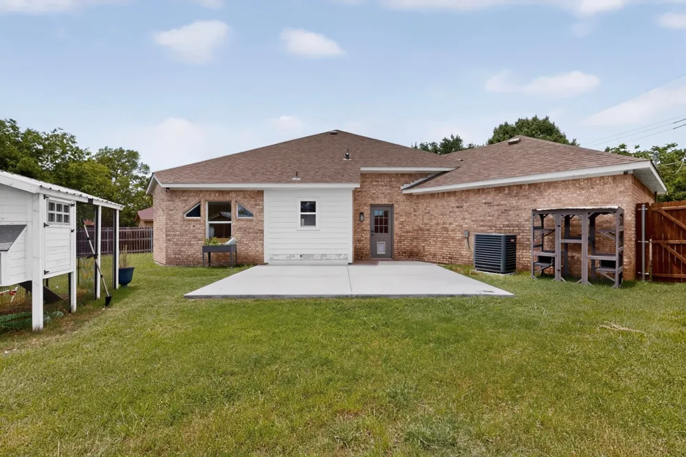 2230 Larry Drive Dallas, TX 75228
