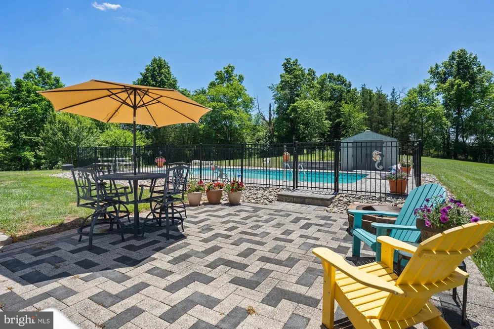 75 SAINT JOHNS ROAD W Littlestown, PA 17340