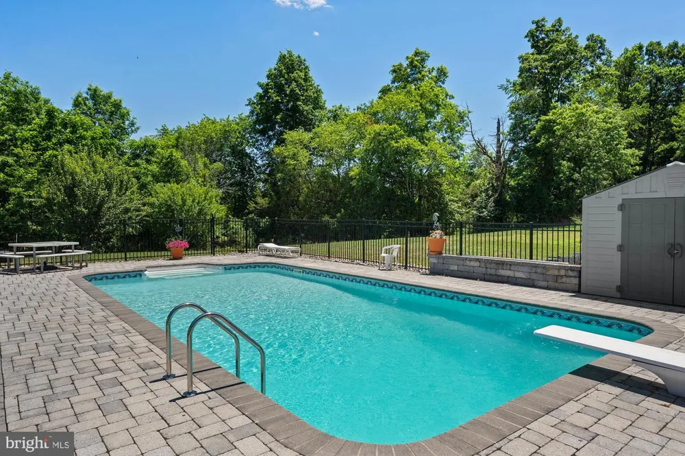 75 SAINT JOHNS ROAD W Littlestown, PA 17340