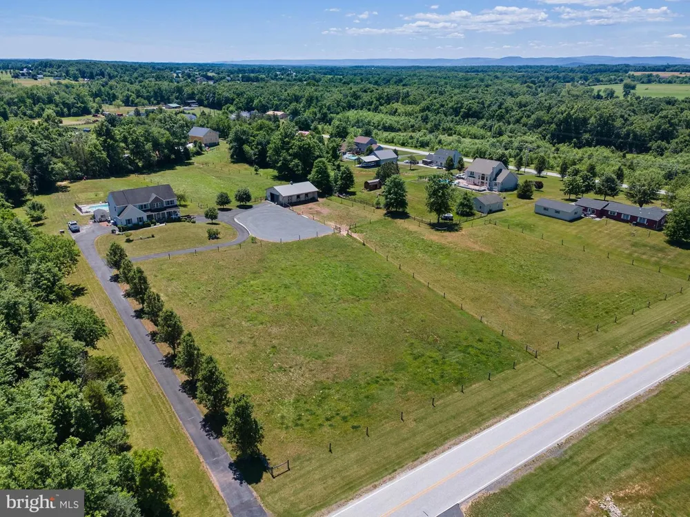 75 SAINT JOHNS ROAD W Littlestown, PA 17340