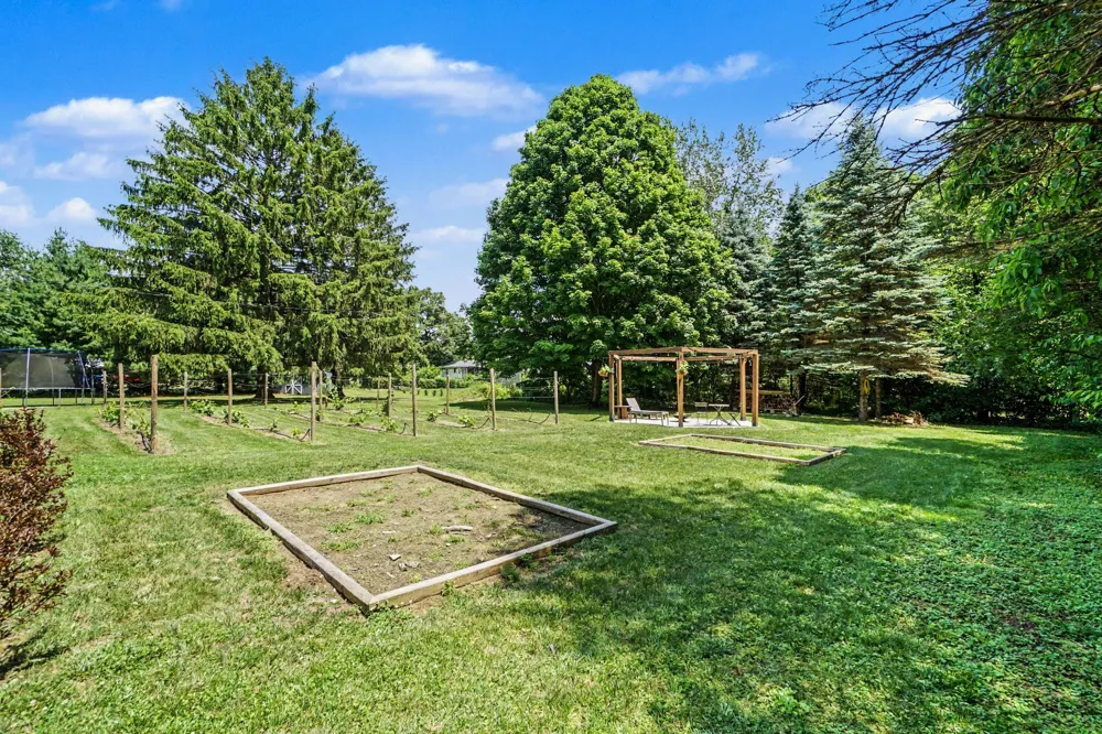 47641 County Road 653 Almena Township, MI 49079