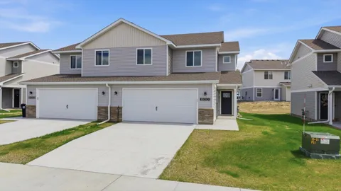 18032 Walnut Circle