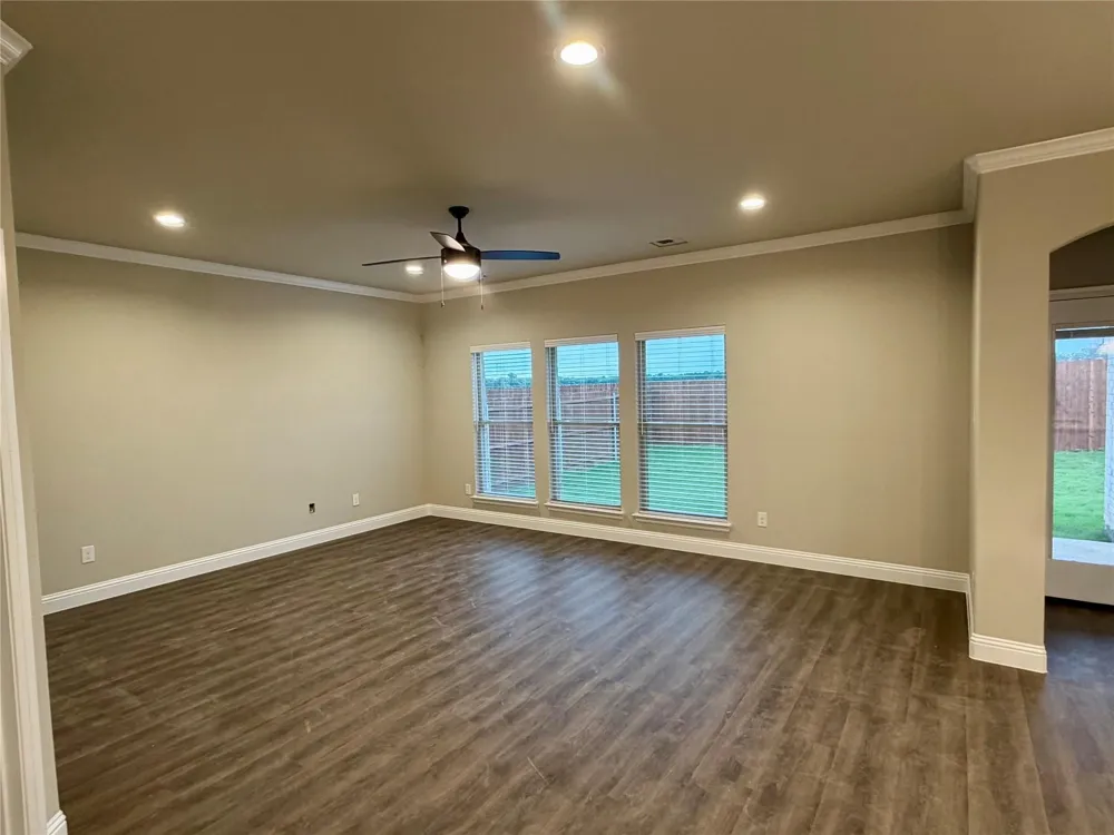 1045 Nighthawk Trail Alvarado, TX 76009