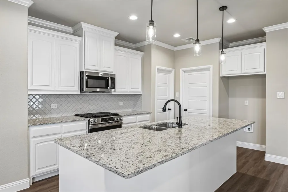 1045 Nighthawk Trail Alvarado, TX 76009