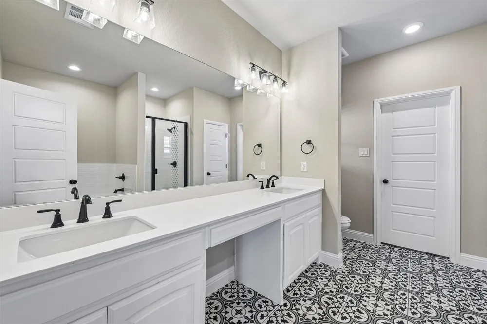 1045 Nighthawk Trail Alvarado, TX 76009