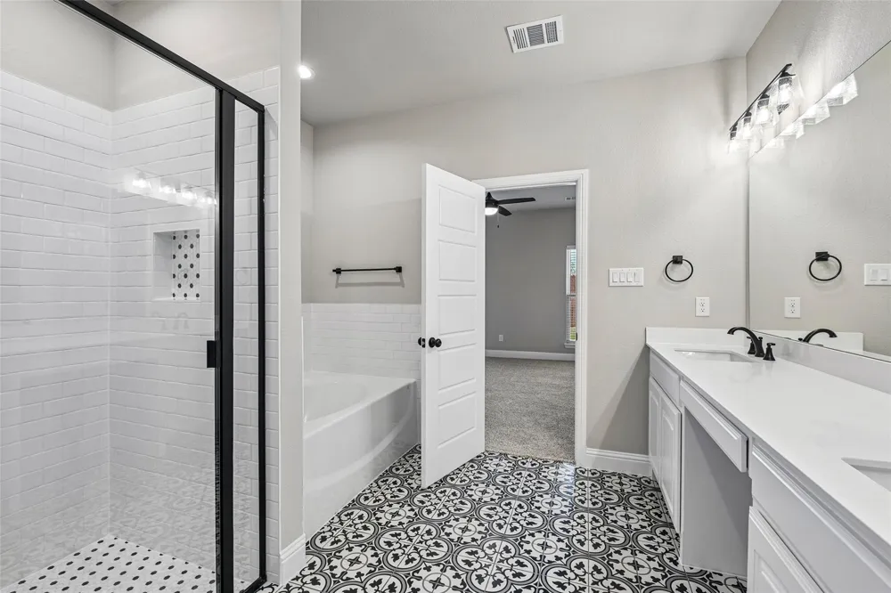 1045 Nighthawk Trail Alvarado, TX 76009