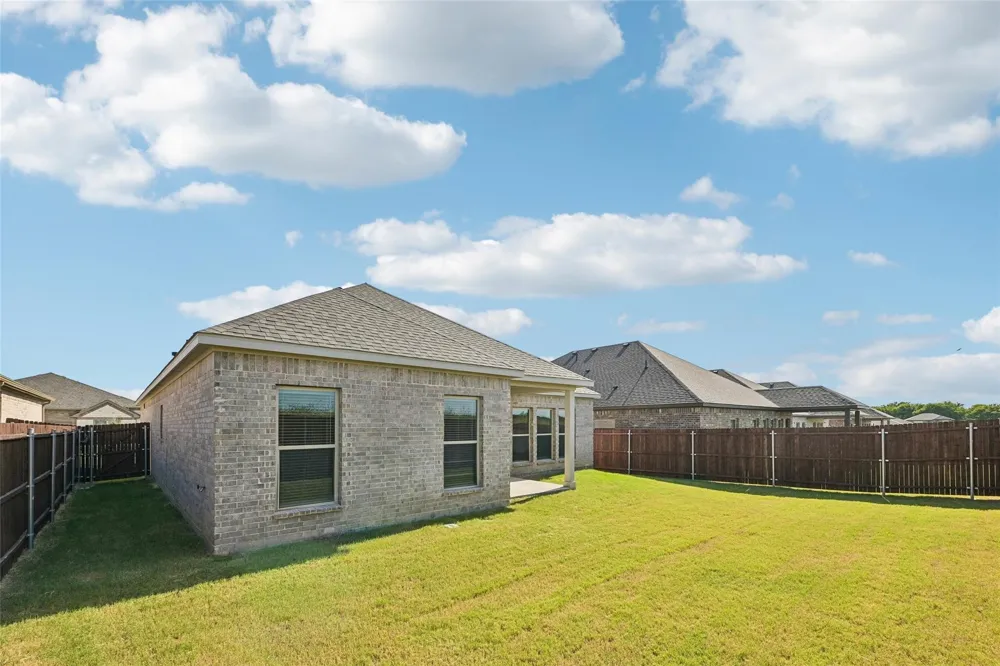 1045 Nighthawk Trail Alvarado, TX 76009