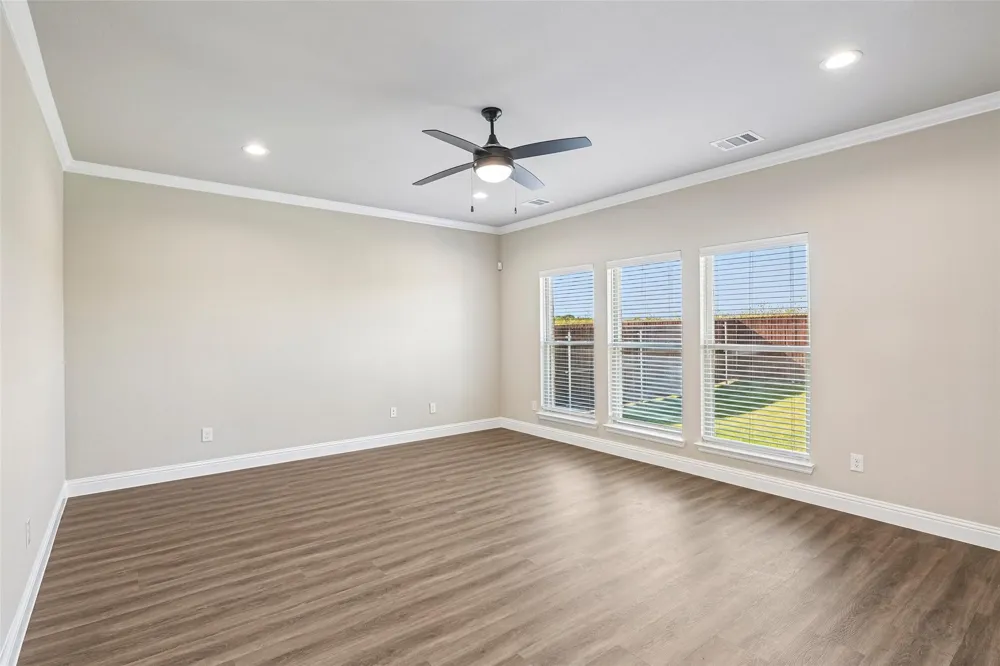 1045 Nighthawk Trail Alvarado, TX 76009