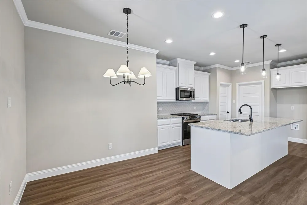 1045 Nighthawk Trail Alvarado, TX 76009