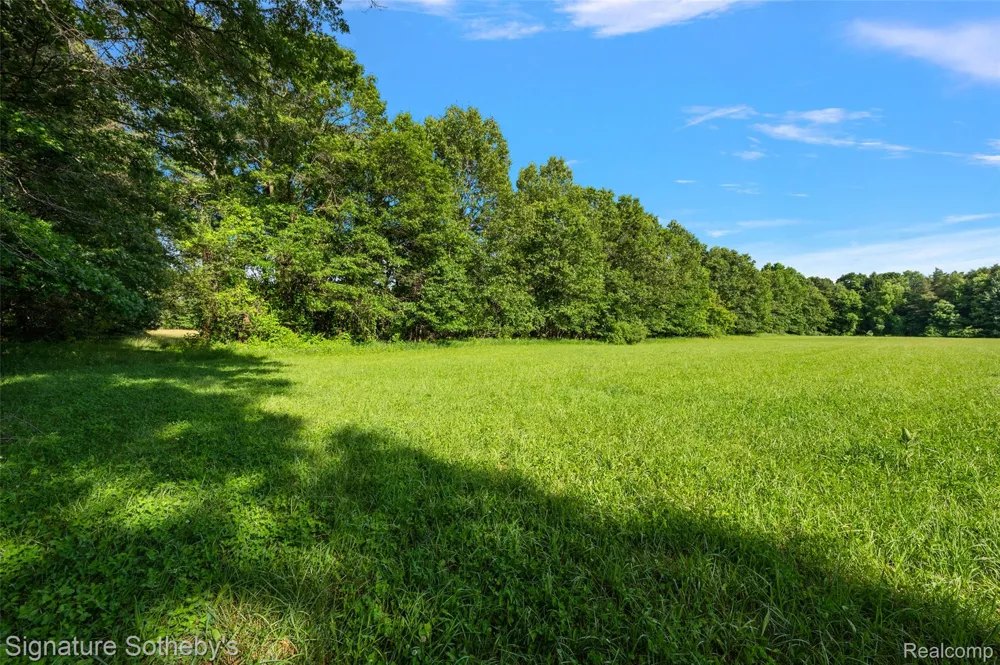 3915 McGinnis Road Groveland Township, MI 48442
