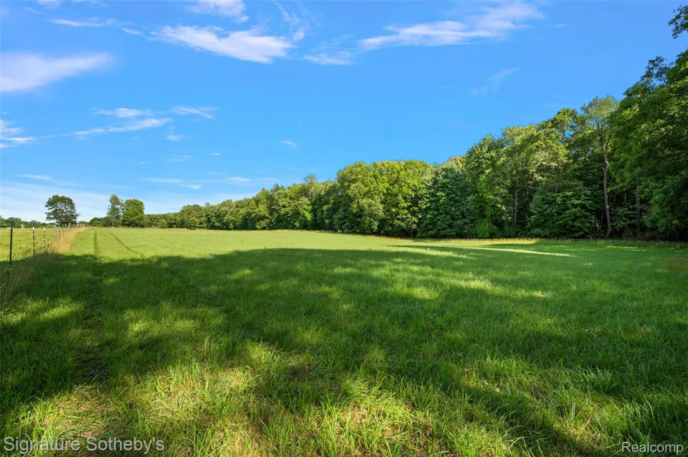 3915 McGinnis Road Groveland Township, MI 48442