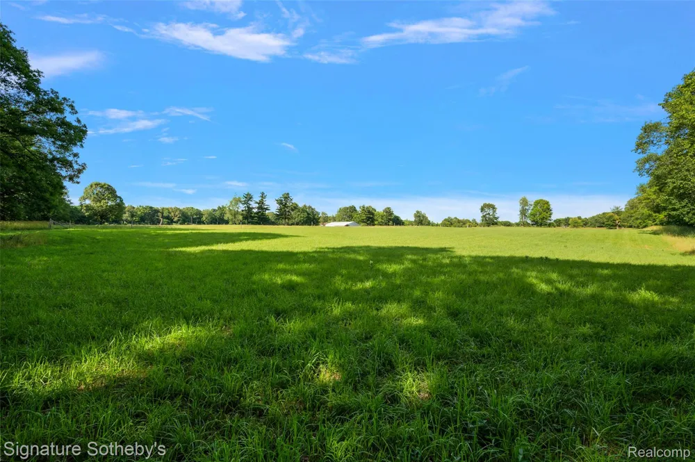 3915 McGinnis Road Groveland Township, MI 48442