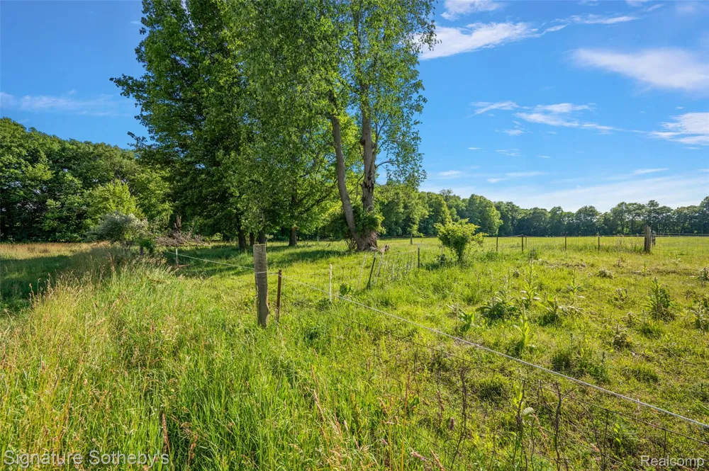 3915 McGinnis Road Groveland Township, MI 48442
