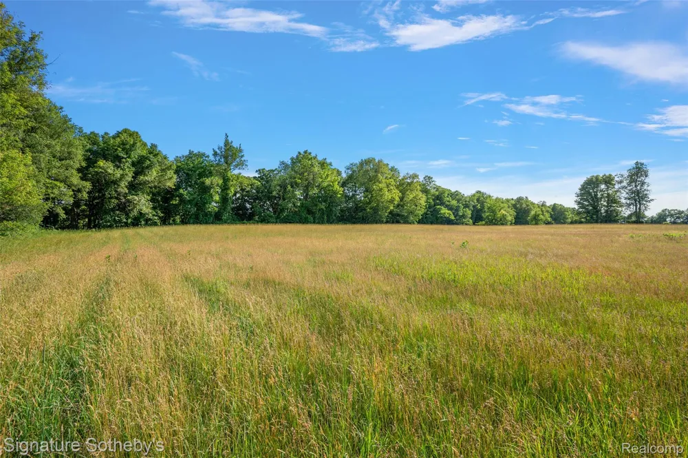 3915 McGinnis Road Groveland Township, MI 48442
