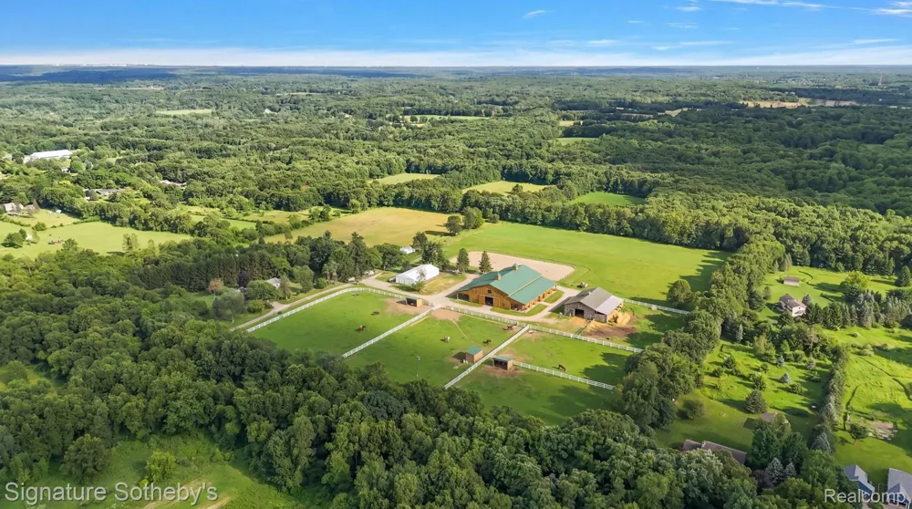 3915 McGinnis Road Groveland Township, MI 48442
