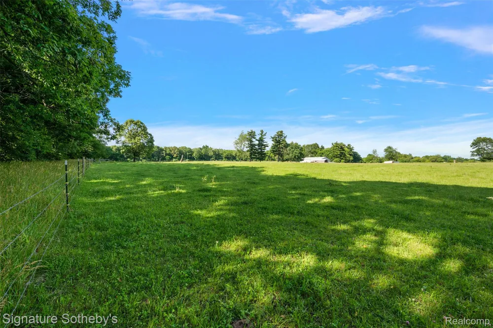 3915 McGinnis Road Groveland Township, MI 48442