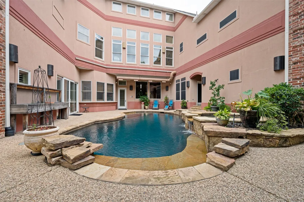 1634 Oak Ridge Drive Corinth, TX 76210