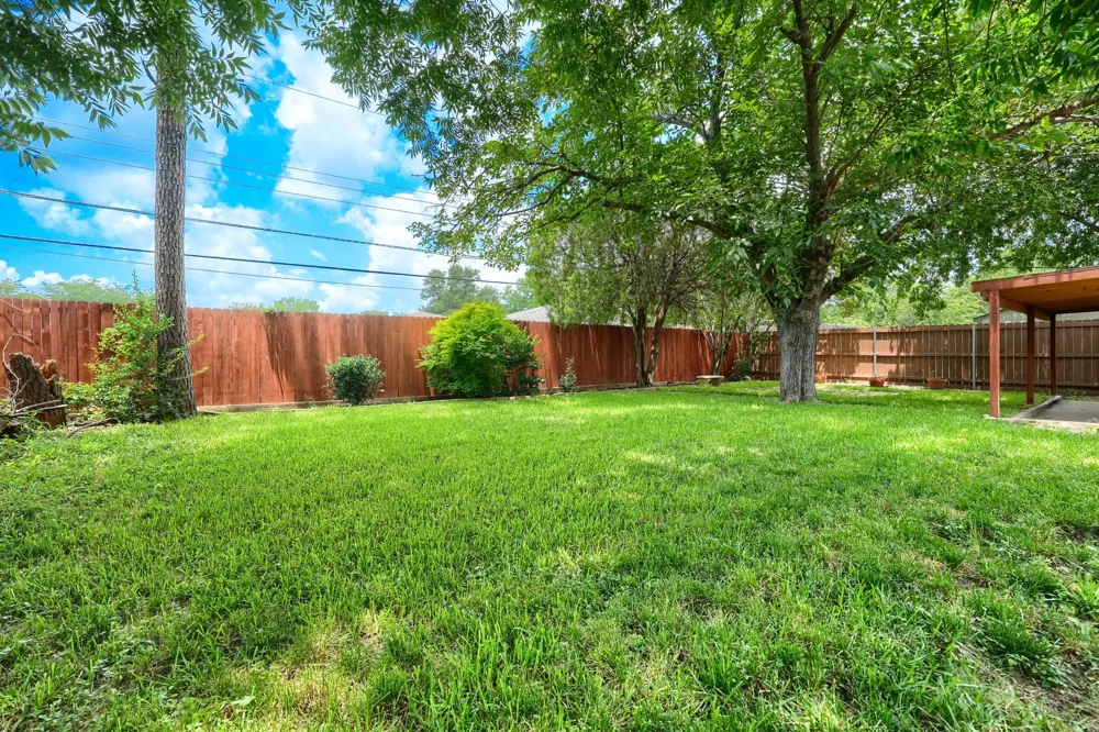 821 Prestwick Street Bedford, TX 76022