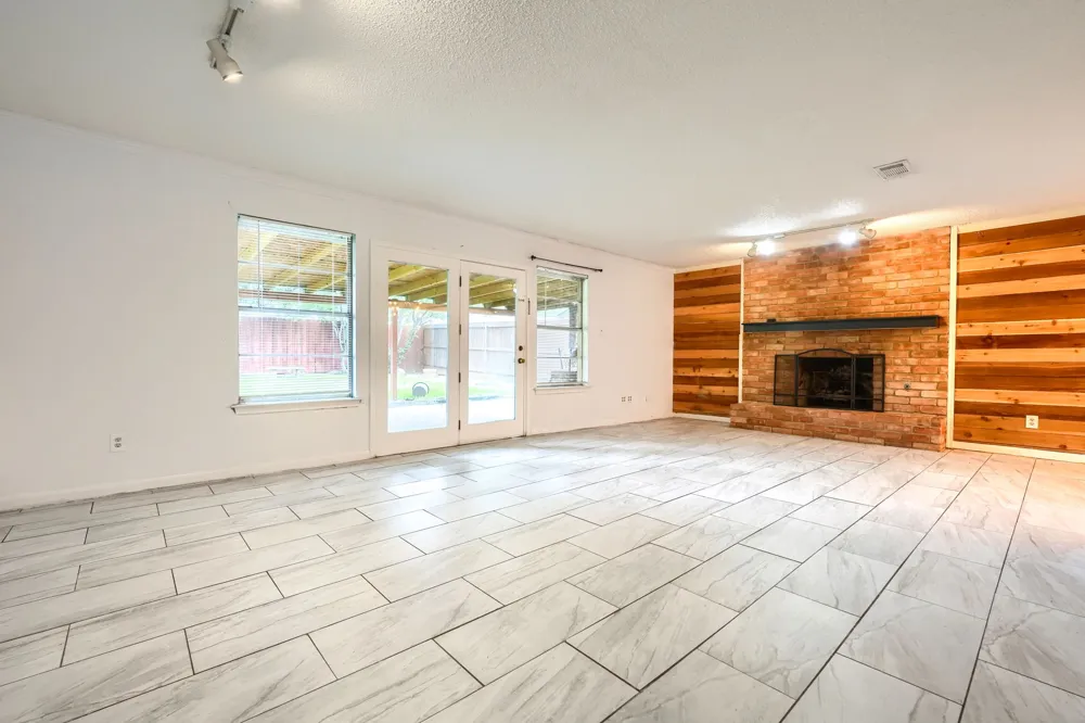 821 Prestwick Street Bedford, TX 76022