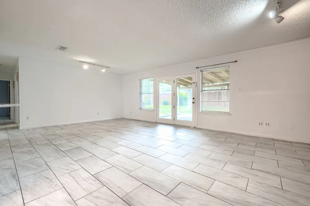 821 Prestwick Street Bedford, TX 76022