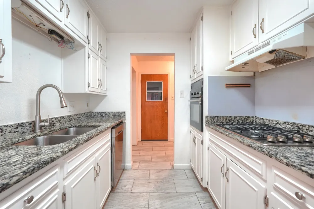 821 Prestwick Street Bedford, TX 76022