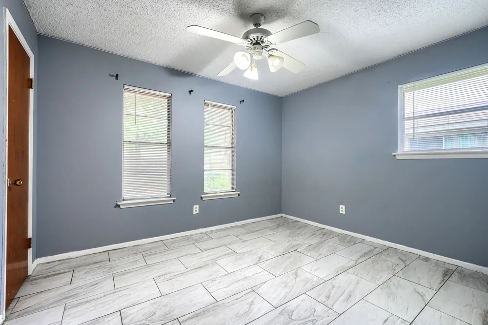 821 Prestwick Street Bedford, TX 76022