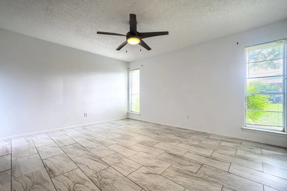 821 Prestwick Street Bedford, TX 76022