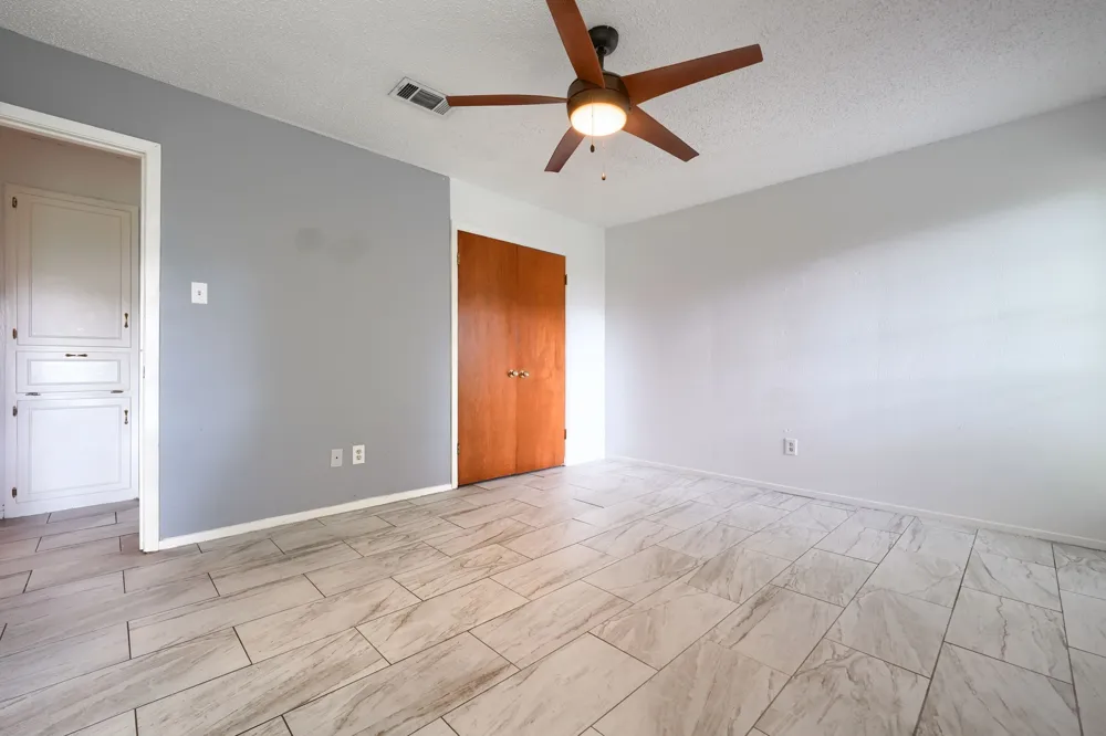 821 Prestwick Street Bedford, TX 76022