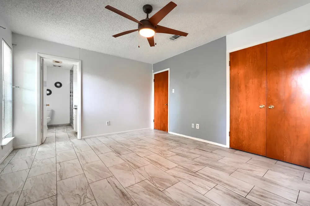 821 Prestwick Street Bedford, TX 76022