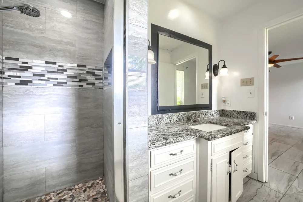 821 Prestwick Street Bedford, TX 76022
