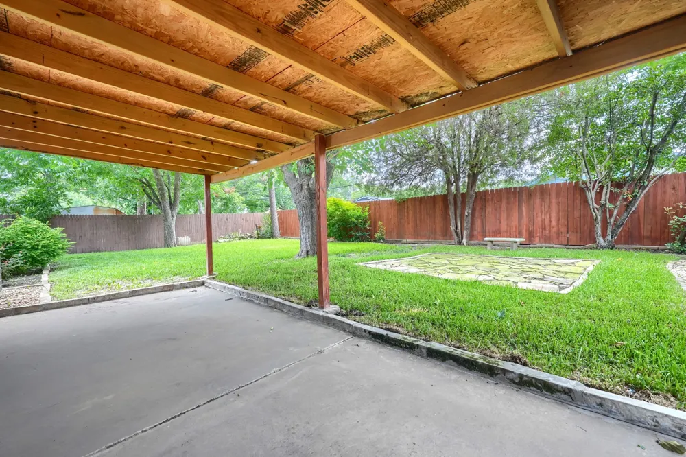 821 Prestwick Street Bedford, TX 76022