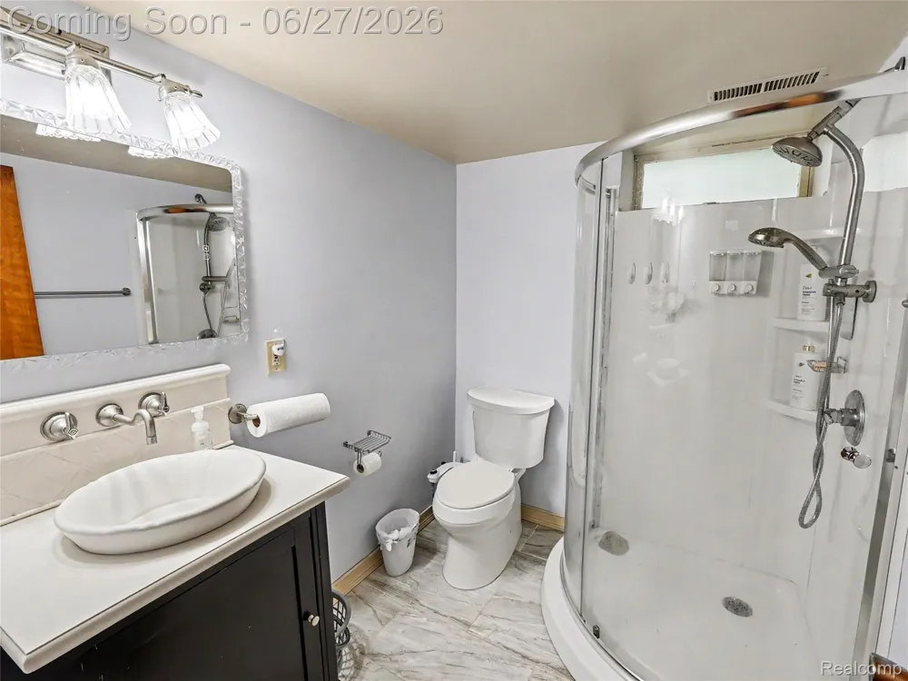 8614 Meadowland Court York Charter Township, MI 48176