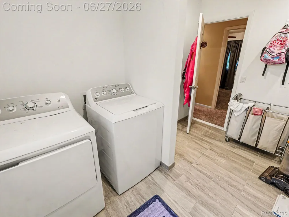 8614 Meadowland Court York Charter Township, MI 48176