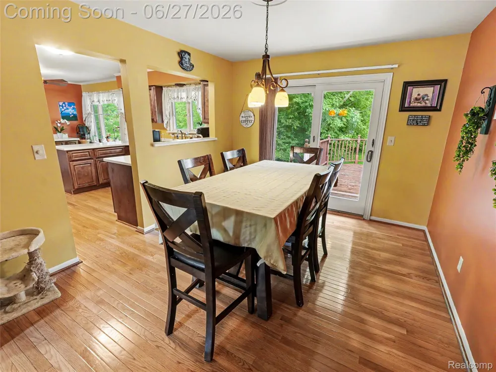 8614 Meadowland Court York Charter Township, MI 48176