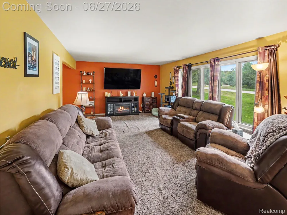 8614 Meadowland Court York Charter Township, MI 48176